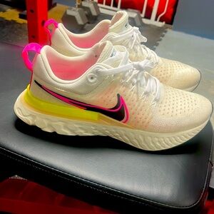 Nike men’s flyknit